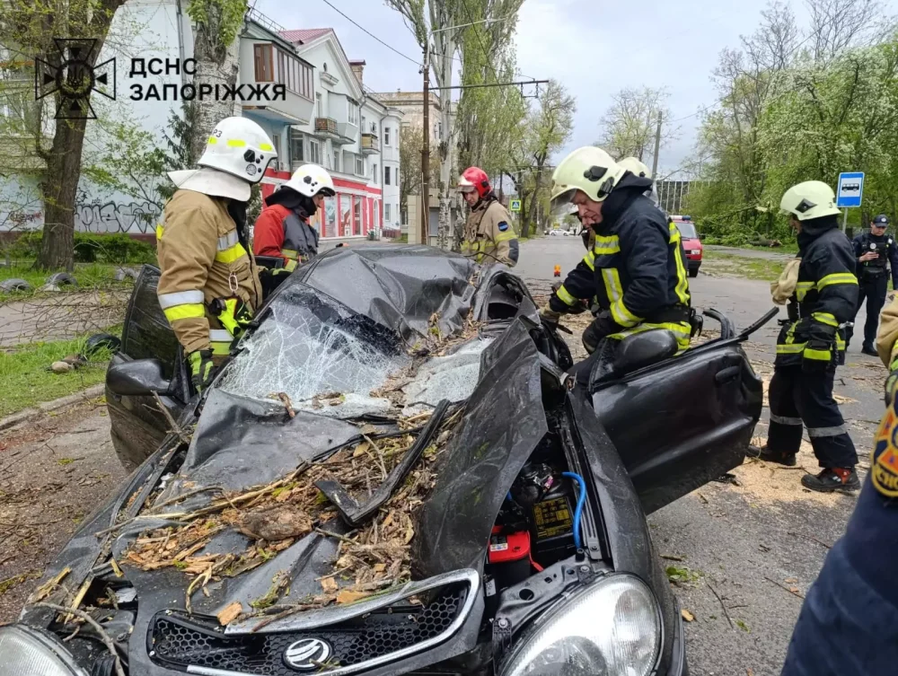 У запорізьких пенсіонерів поїхав дах У запорізьких пенсіонерів поїхав дах